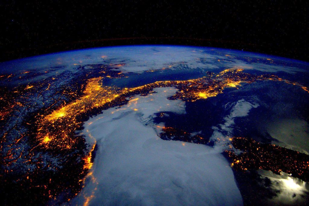 「宇宙から見える地中海」のサムネイル画像