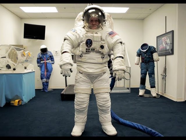 ディスカバリーチャンネル「製作費 約12億円！？ NASAの船外活動を支える特殊な宇宙服の構造に迫る」のサムネイル画像